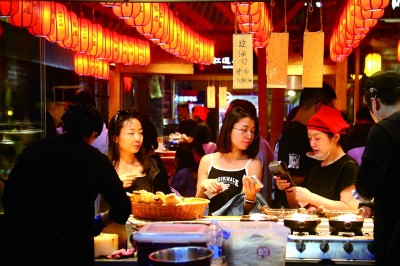 ”——代表委员谈如何更好活化利用历史文化遗产AG真人app不仅“可居可行”还要“可赏可用(图2)